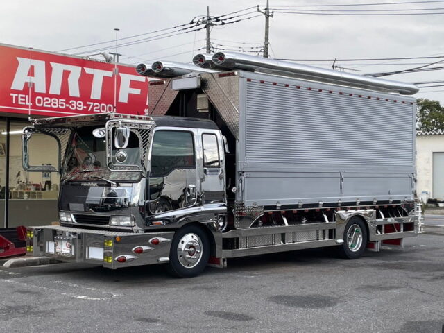 いすゞ　フォワード　庫内部屋仕様　ステンレスパーツ多数　ロケット