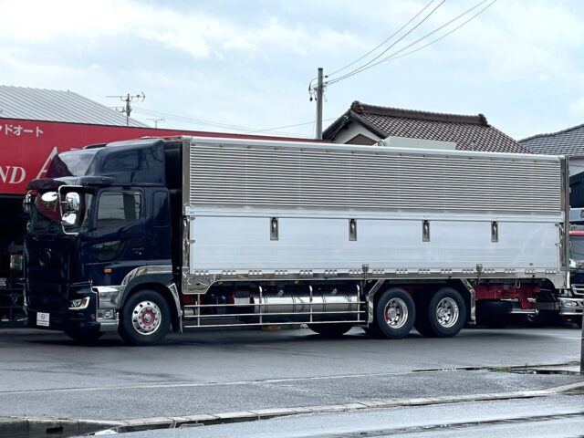 日野　17プロフィア　ハイルーフ　ウィング　造りボデー　1M10アオリ　内装生地張り