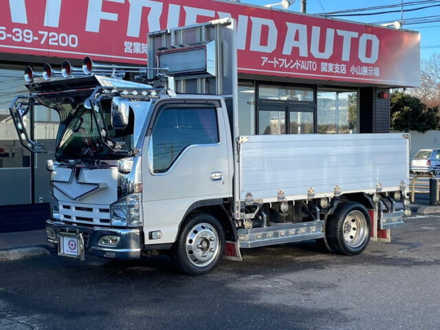 いすゞ：エルフ：平アルミブロック（70㎝）６速MT：フロントバイザー：ミラーステー：アルミホイール：架装多数　