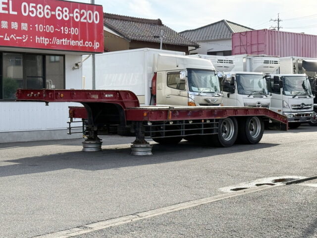 東急：重機運搬用トレーラー：幅2800㎜　荷台長4700㎜：歩みハンガー：8輪