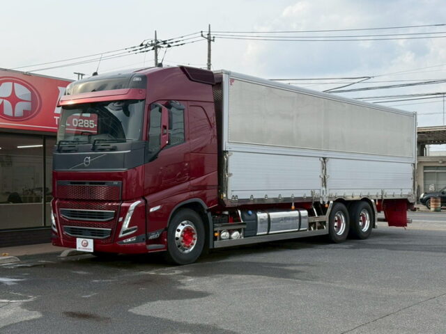 VOLVO：FH：グローブトロッター：ウィング：造りボディ：架装多数：高年式低走行