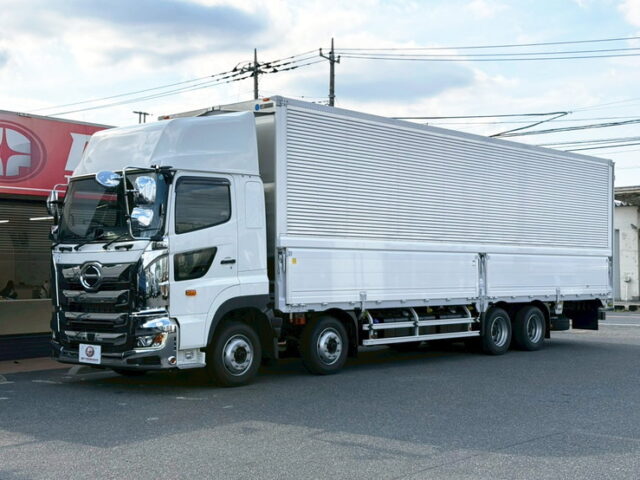 日野:17プロフィア:ハイルーフ:ウィング:未使用:木床:7速MT:車検10月迄
