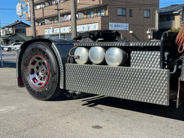 【1016】H9　スーパーグレート　V8　トレーラーヘッド　架装多数　キャビン内加工　エアサス