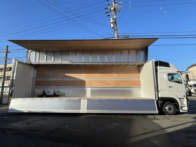 【現行型】スーパーグレート　スーパーハイルーフ 　プレミアムライン 　リア門口ステンレス