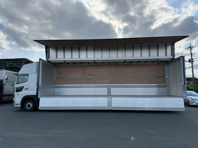 日野：17プロフィア：ハイルーフ：ウィング：未使用：木床：7速MT：車検10月迄