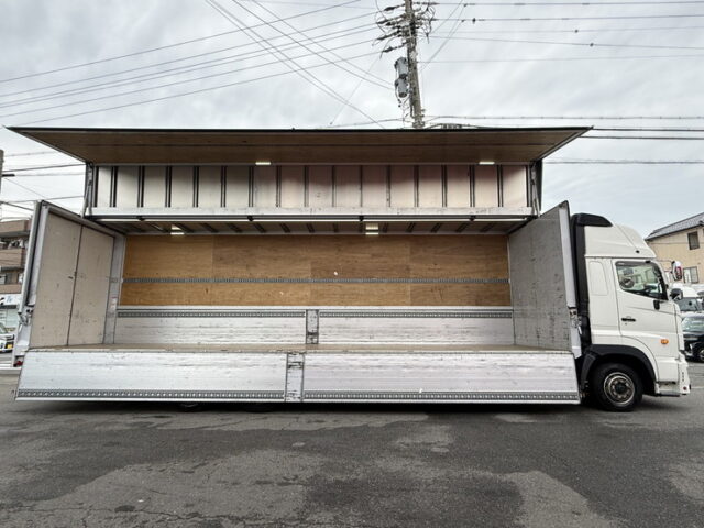日野:17プロフィア:ハイルーフ:ウィング:ボルスターステンレス:7速MT