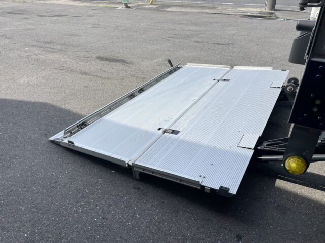 日野：17レンジャー：ハイルーフ：ウィング：6200ワイド：エアサス：格納ゲート