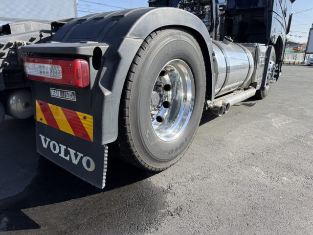 【委託販売】VOLVO：トレーラーヘッド：シングル：アルミホイール：架装多数