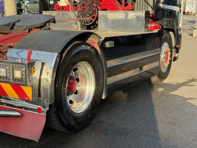 日野：プロフィア：ハイルーフ：トレーラーヘッド：メッキ多数：後輪エアサス：480馬力