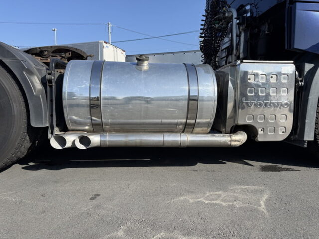 【委託販売】VOLVO：トレーラーヘッド：シングル：アルミホイール：架装多数