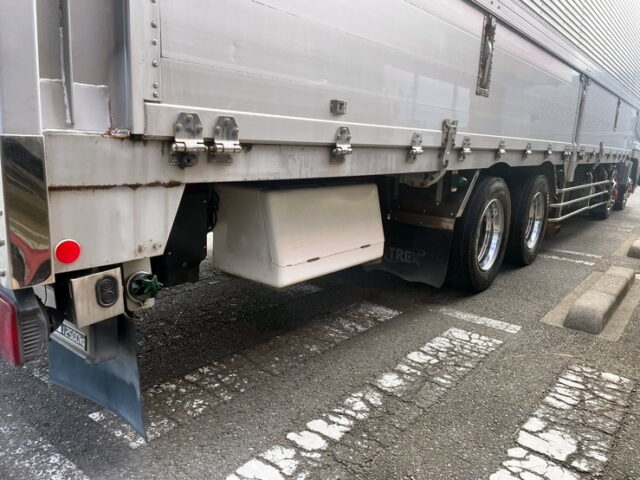 スーパーグレート　低床　V8エンジン　ダブルマフラー　冷凍ウィング　