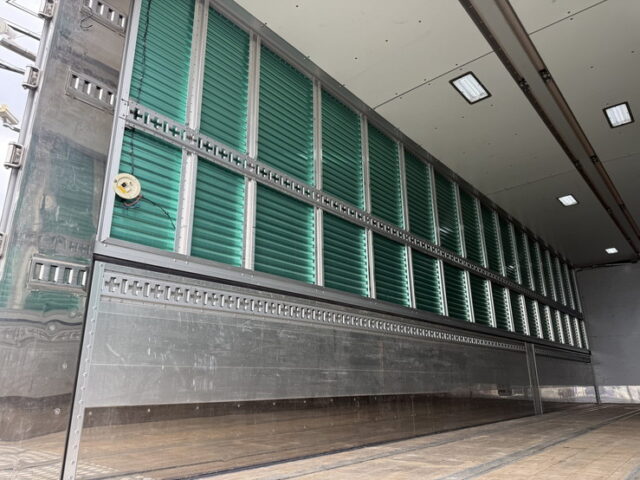 いすゞ:ギガ:ハイルーフ:ウィング:架装多数:アルミホイール:木床:ジョロダー4列