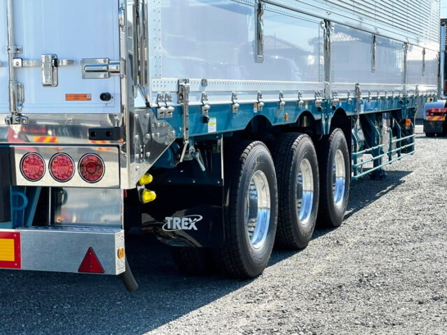 【1301】R4　トレクス　トレーラー冷凍ウィング　3軸　未使用　車検付　前壁サブエンジン　ジョロダー4列