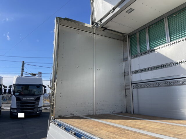 令和4年式　トレクス製　3軸　段付きトレーラーウィング　リフトアクスル　後軸残し
