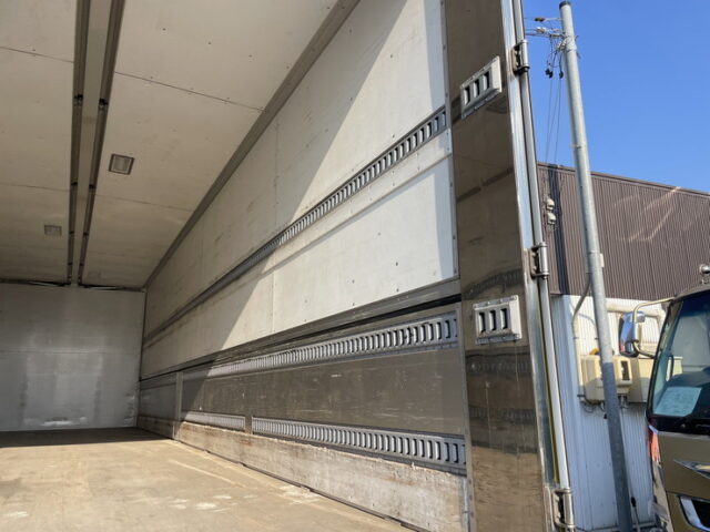 日野：17プロフィア：ハイルーフ：ウィング：10輪：リア門口ステンレス