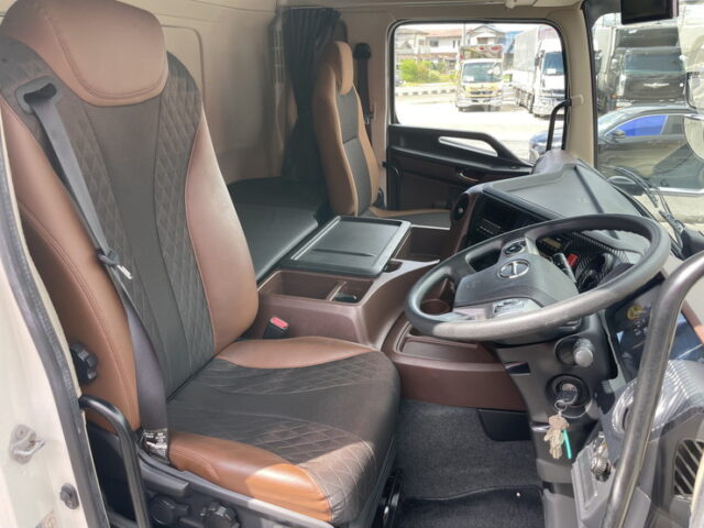 日野　17プロフィア　ハイルーフ　ウィング　E13Cエンジン　リア門口ステンレス