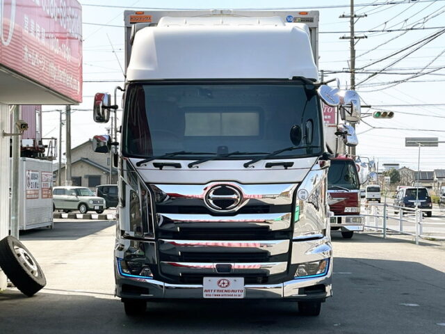 日野　17プロフィア　ハイルーフ　ウィング　7速MT　380馬力　81万km時ディーラーにてエンジン交換