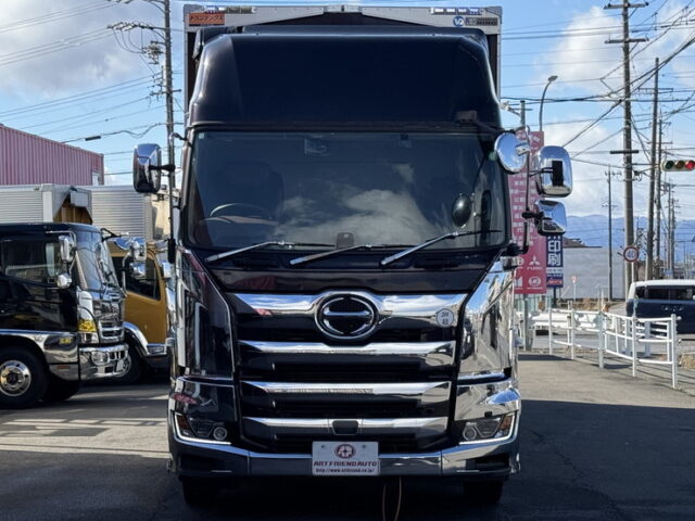 日野：17プロフィア：ハイルーフ：メッキ多数：アルミホイール：木床：E13Cエンジン