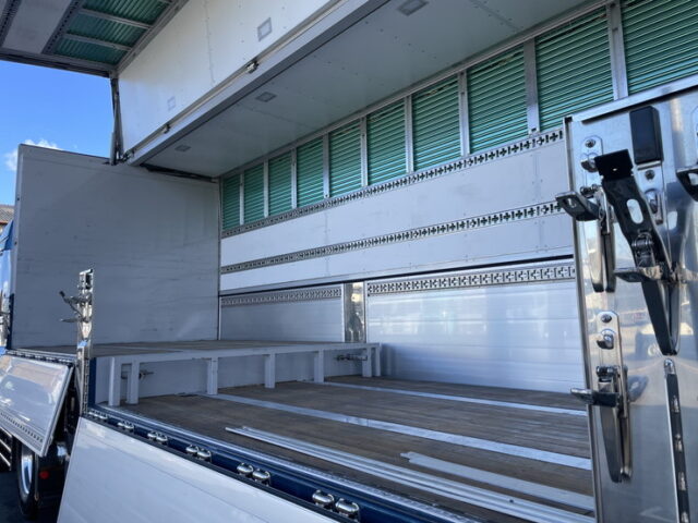 令和4年式　トレクス製　3軸　段付きトレーラーウィング　リフトアクスル　後軸残し