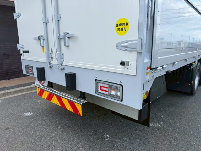 日野：17プロフィア：ハイルーフ：ウィング：未使用：木床：7速MT：車検10月迄