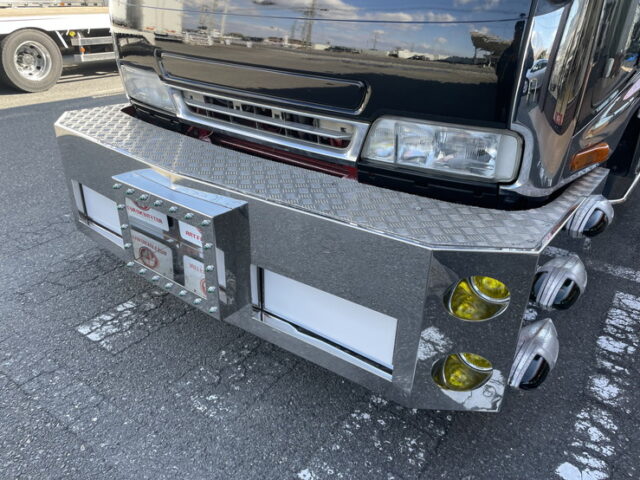 【委託販売車両】いすゞ：フォワード：205馬力：6MT：リア門口ステンレス：木床：ロケット：舟形バンパー：ステンレス多数　