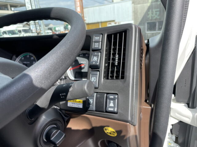 いすゞ：ギガ：ハイルーフ：ウィング：未使用車：アルミホイール：リア門口ステンレス