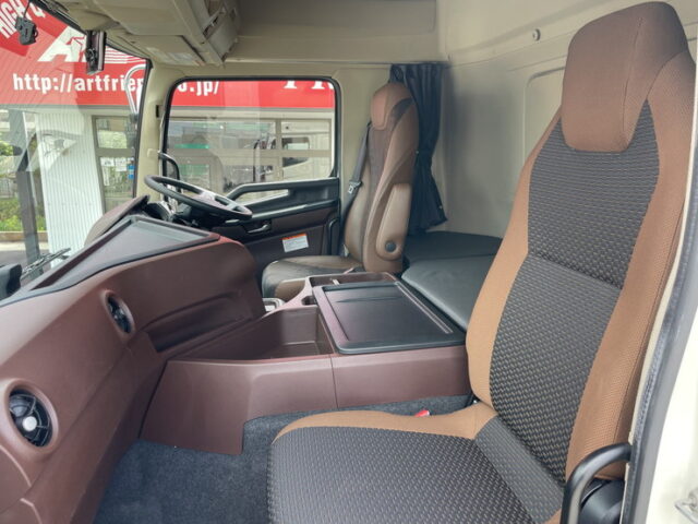 日野　17プロフィア　ハイルーフ　ウィング　E13Cエンジン　リア門口ステンレス
