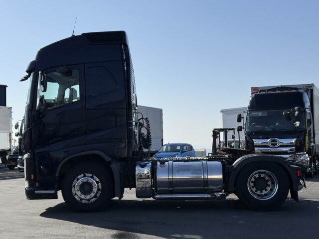 【委託販売】VOLVO：トレーラーヘッド：シングル：アルミホイール：架装多数