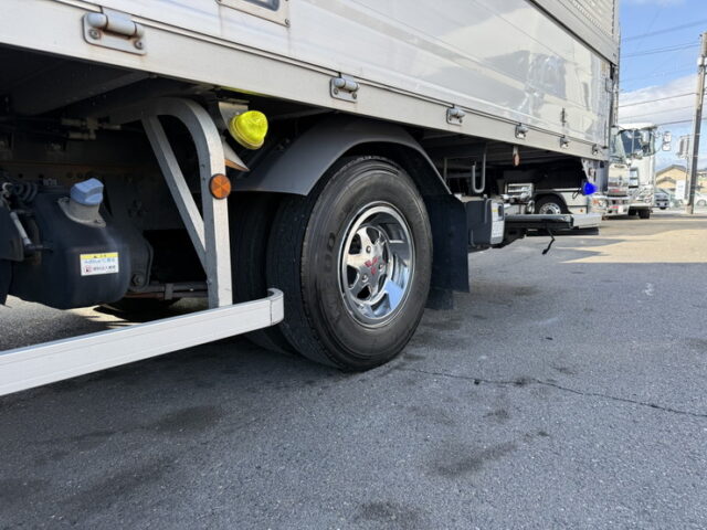 ファイター：ウィング：6200ワイド：後輪エアサス：格納ゲート：240馬力