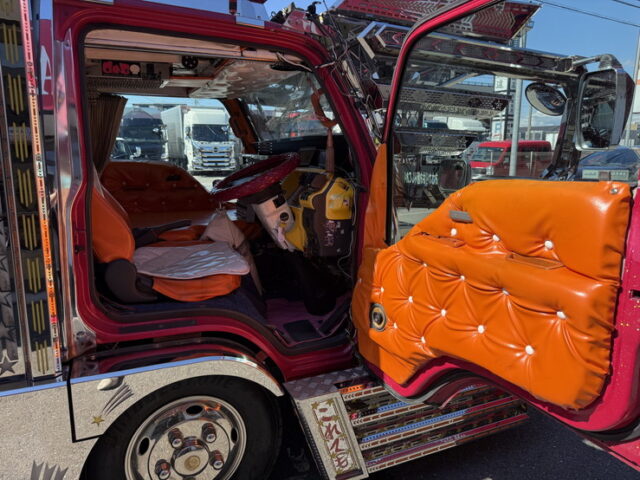 【現状販売】日産：アトラス：デコトラ：キャンピング仕様：マニ割り：Fバンパー昇降機