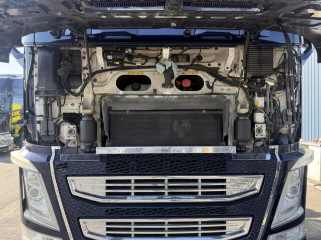 【委託販売】VOLVO：トレーラーヘッド：シングル：アルミホイール：架装多数