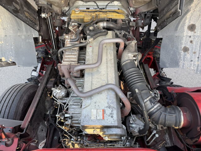 日野：プロフィア：ハイルーフ：トレーラーヘッド：メッキ多数：後輪エアサス：480馬力