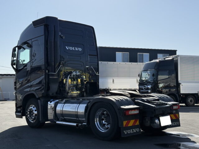 【委託販売】VOLVO：トレーラーヘッド：シングル：アルミホイール：架装多数