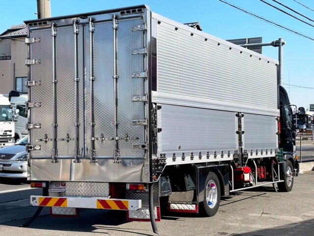 【1660】R3　17レンジャー　ハイルーフ　6400セミワイド　ウィング　内装生地張り　造りボディ　240馬力
