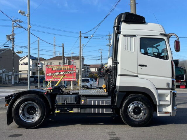 【1665】R6　17スーパーグレート　トレーラーヘッド　ハイルーフ　D尺　460馬力　未使用　第5輪荷重11.500㎏　プレミアムライン