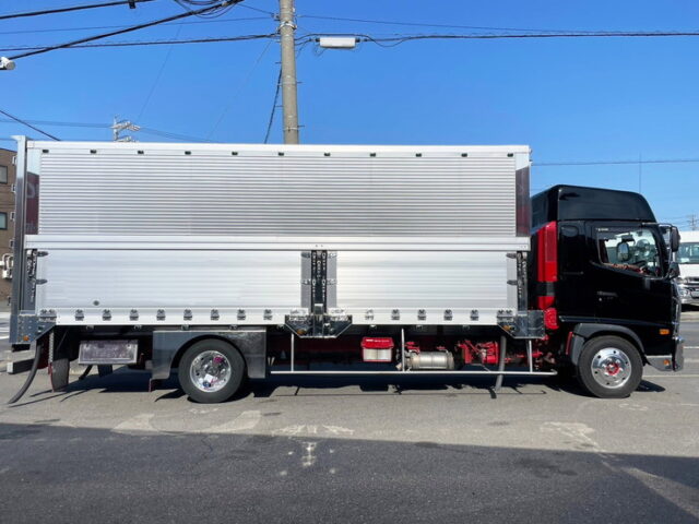 【1660】R3　17レンジャー　ハイルーフ　6400セミワイド　ウィング　内装生地張り　造りボディ　240馬力