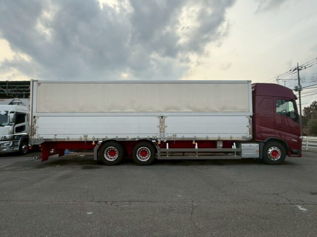 VOLVO：FH：グローブトロッター：ウィング：造りボディ：架装多数：高年式低走行