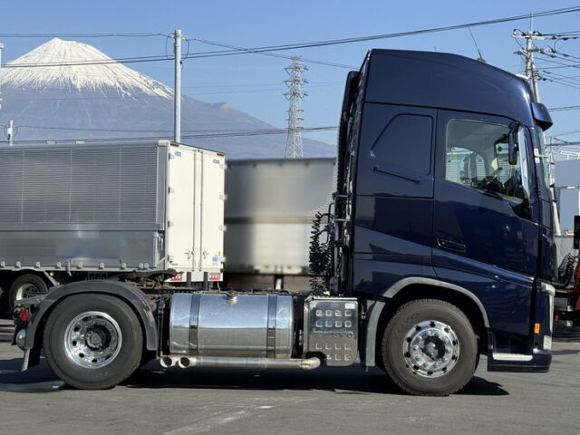 【委託販売】VOLVO：トレーラーヘッド：シングル：アルミホイール：架装多数