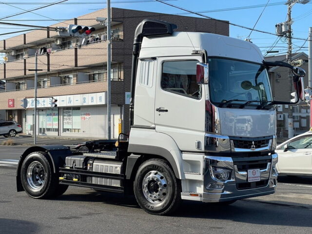 【1665】R6　17スーパーグレート　トレーラーヘッド　ハイルーフ　D尺　460馬力　未使用　第5輪荷重11.500㎏　プレミアムライン