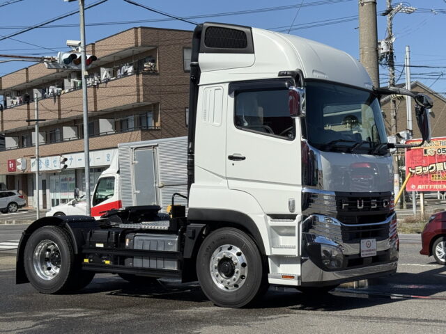 現行スーパーグレート：スーパーハイルーフ：トレーラーヘッド：未使用：プレミアムライン