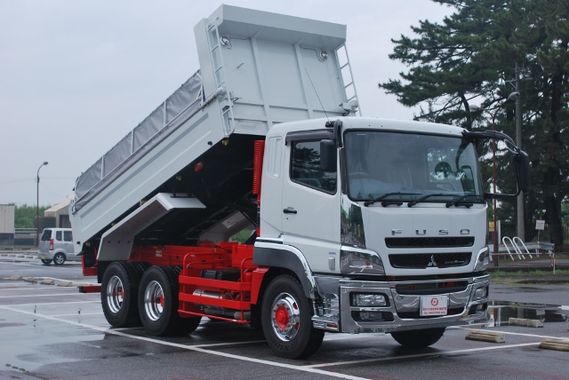 【57】H28　三菱ふそう　スーパーグレート　ダンプ　未使用車