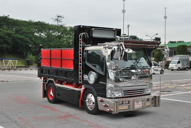 H16 三菱　ジェネレーションキャンター　ダンプ　カスタム多数