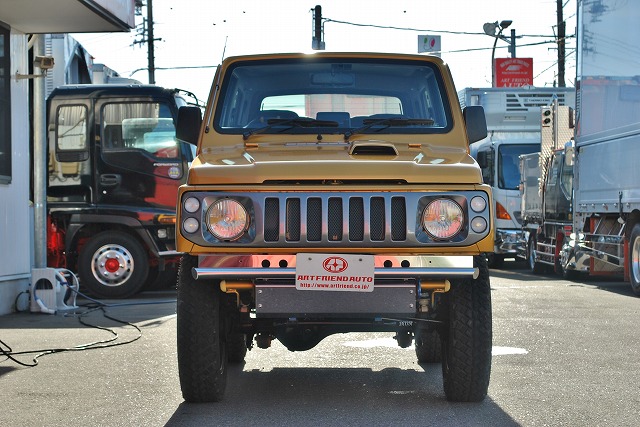 スズキ　ジムニー　４ＷＤ　ＡＴ車　カスタム多数　２年車検付！登録費用込み！