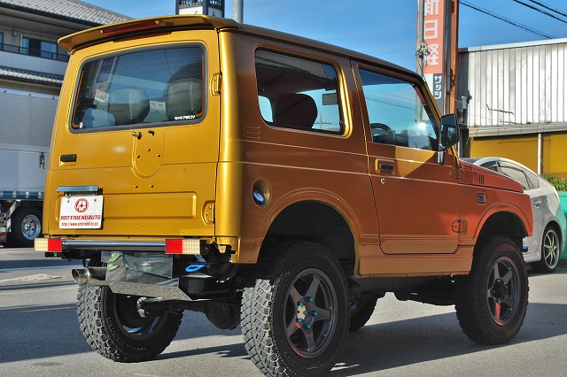 スズキ　ジムニー　４ＷＤ　ＡＴ車　カスタム多数　２年車検付！登録費用込み！