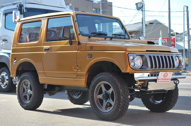 スズキ　ジムニー　４ＷＤ　ＡＴ車　カスタム多数　２年車検付！登録費用込み！
