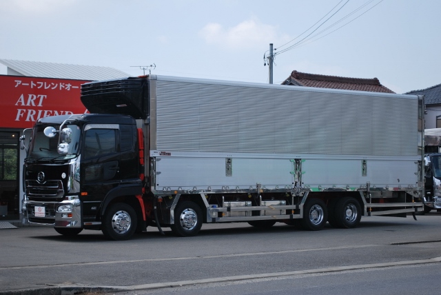 Ｈ23　ＵＤトラックス　クオン　低床　冷凍ウイング