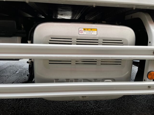 日野　プロフィア　ハイルーフ　アルミウィング　メッキパーツ多数　
