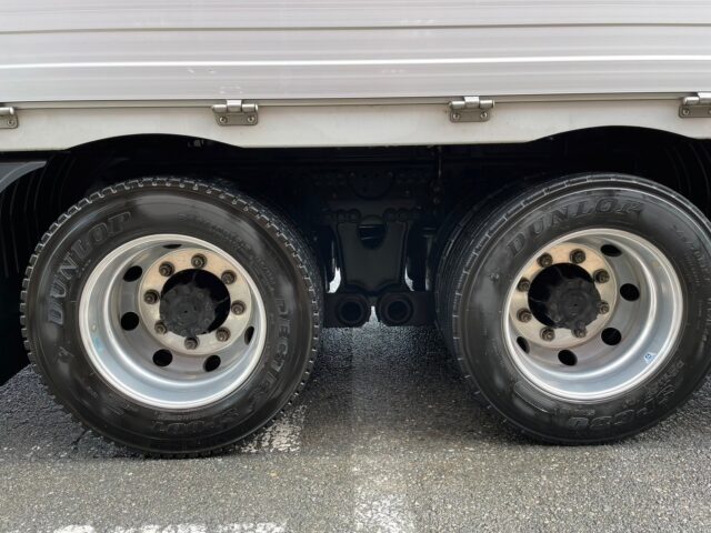 日野　プロフィア　ハイルーフ　アルミウィング　メッキパーツ多数　